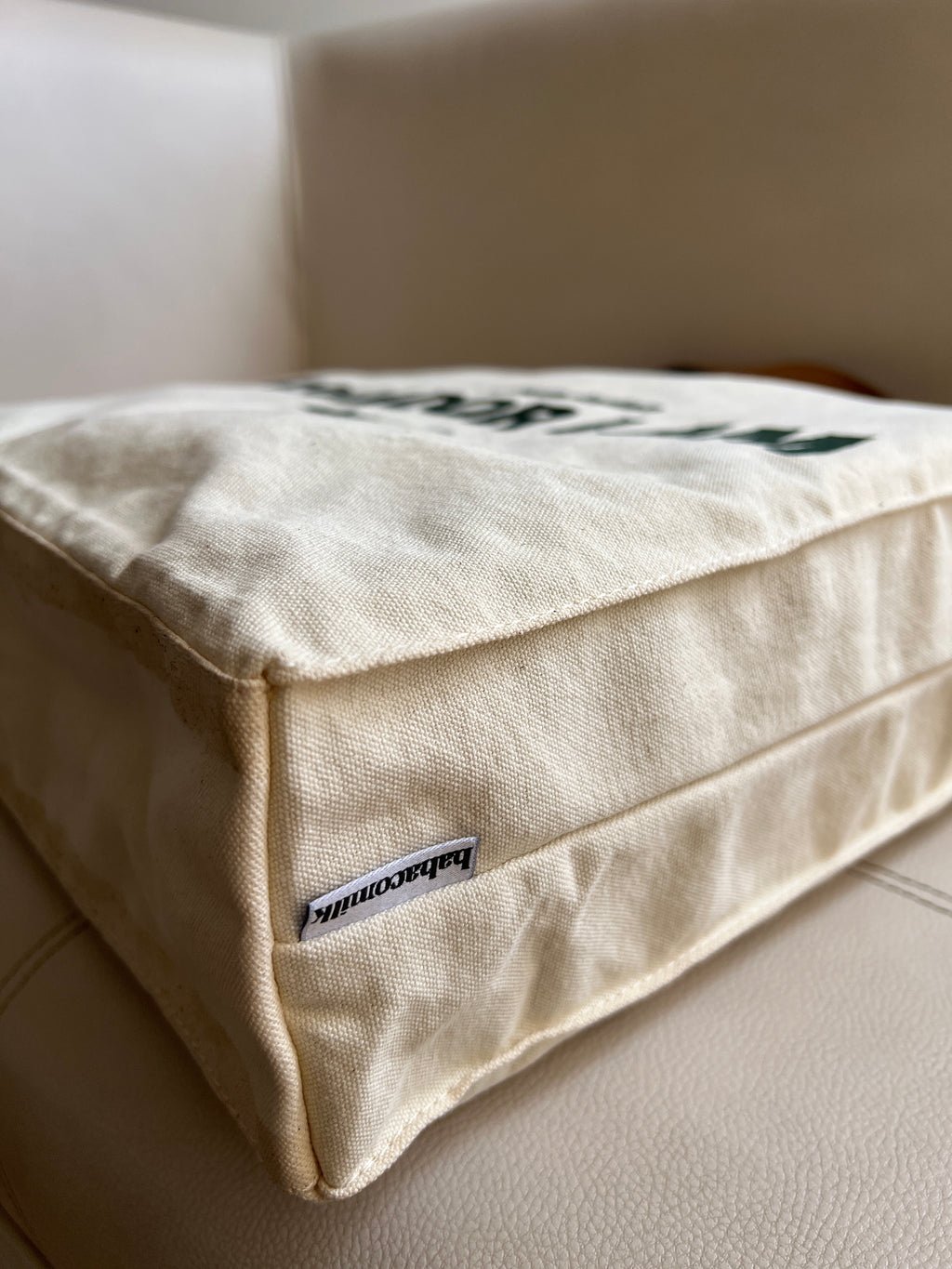 Tote Vak "Not Ecuadorian, Ecuador I am"(tiras de cuero)