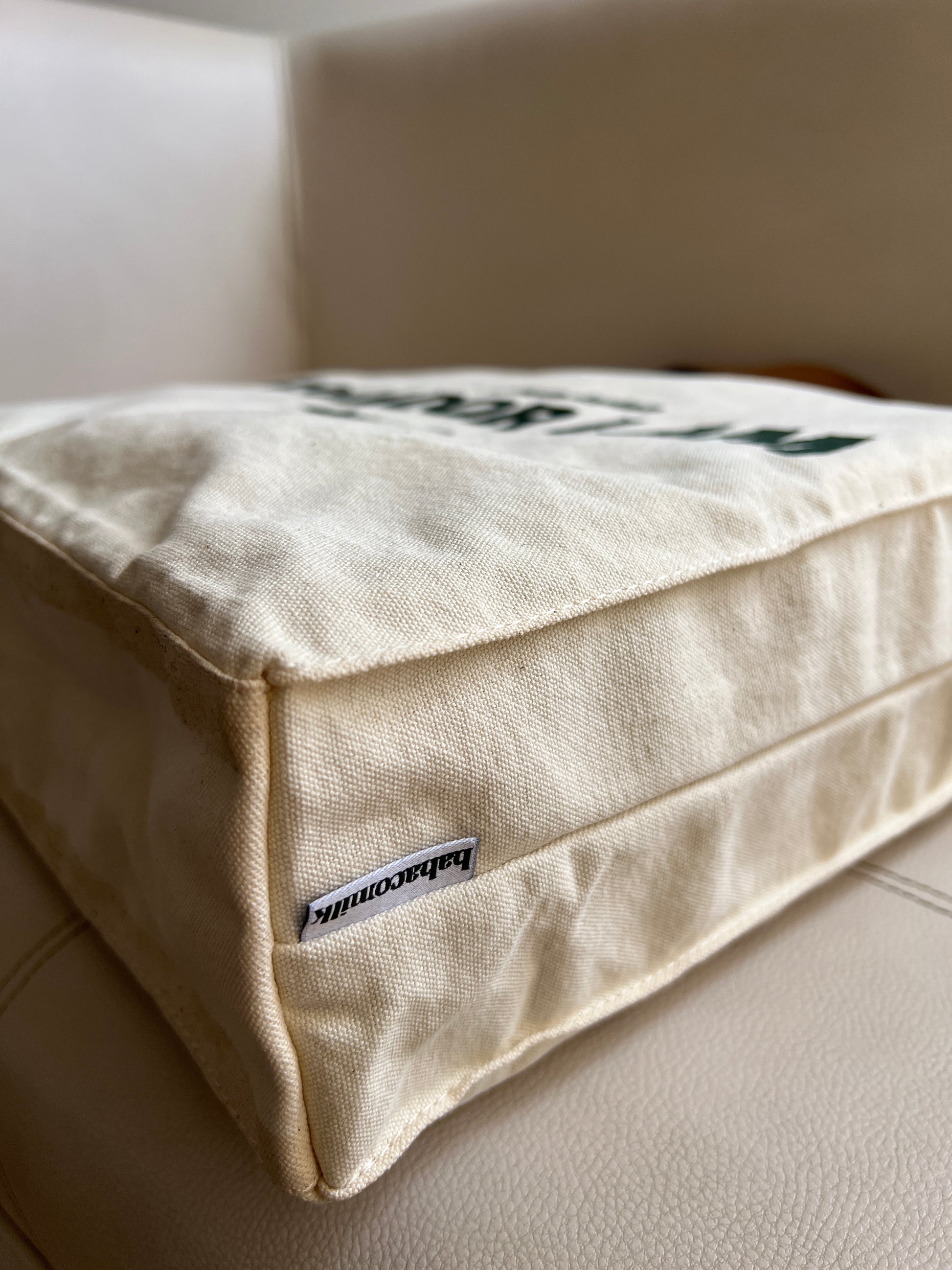 Tote Vak "Not Ecuadorian, Ecuador I am"(tiras de cuero)